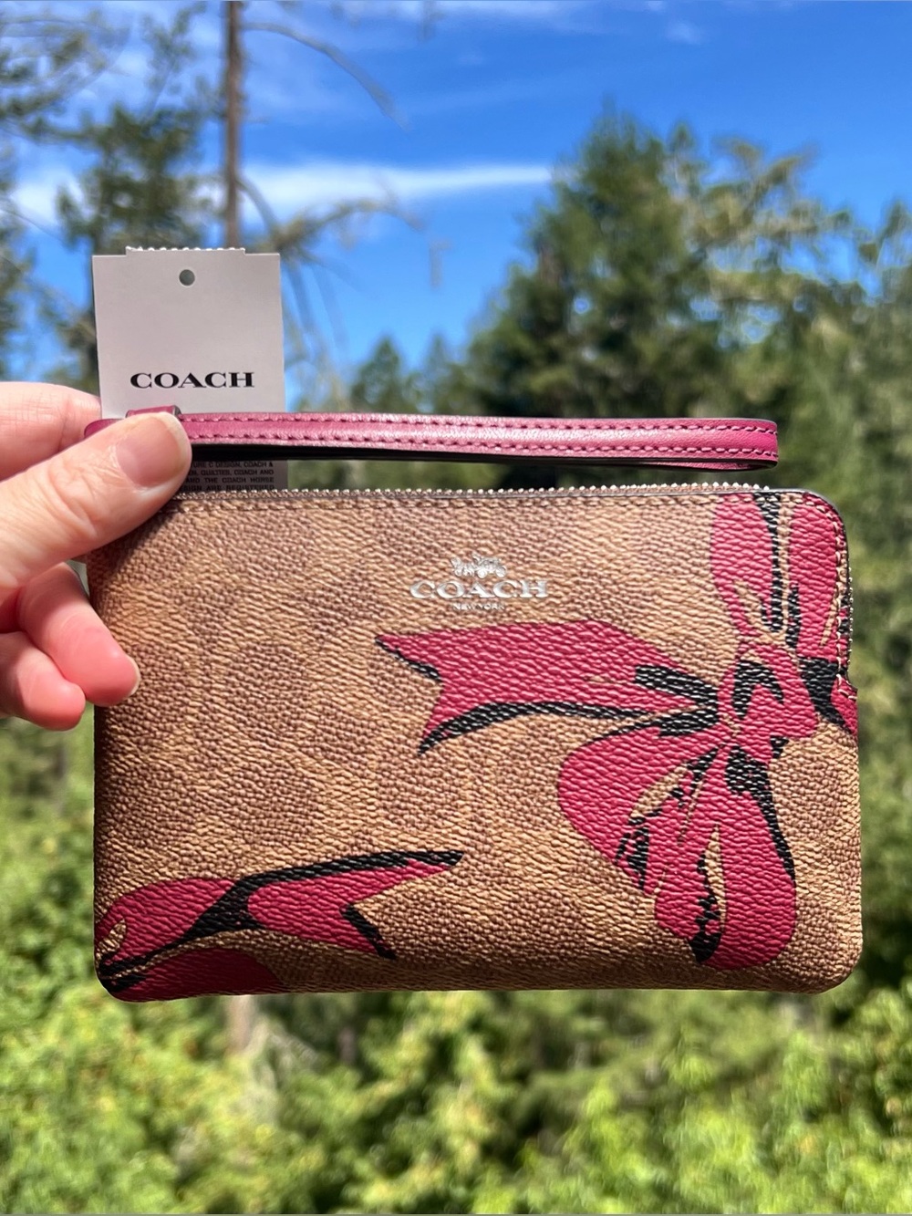 COACH Corner Zip Wristlet In Signature Canvas with Red Bow Print CZ440 NWT